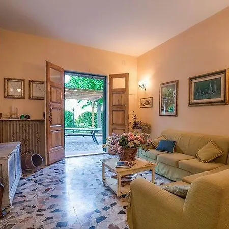 Podere Piana 아파트 *